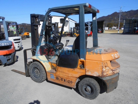 Xe Nâng Dầu 2.5 Tấn Toyota 7FD25/ 32014 (Năm 2004)