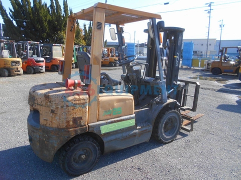 Xe nâng dầu TCM FD25Z5/32F67462 (2.5 tấn) năm 1996