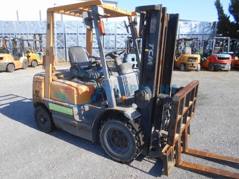 Xe nâng dầu TCM FD25Z5/32F67462 (2.5 tấn) năm 1996