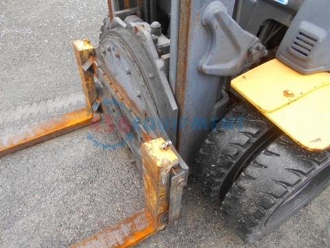 Xe nâng dầu Komatsu FD25T-16/730728(2.5 Tấn) năm 2006