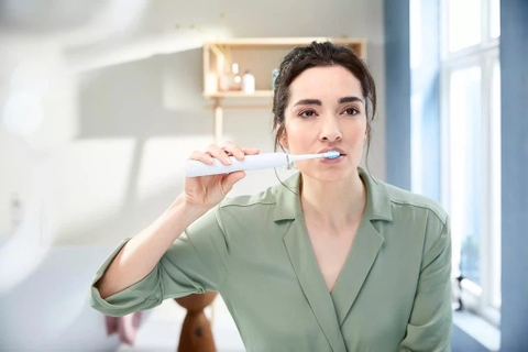 Philips Sonicare ExpertClean 7700 - Kèm Máy Khử Trùng UV Chính Hãng