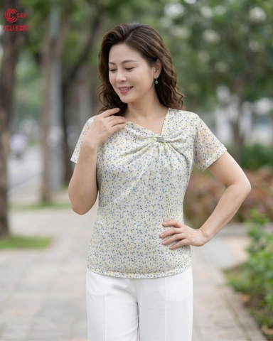 26152 - Short Sleeve Asymmetrical Collar Floral Pattern Top