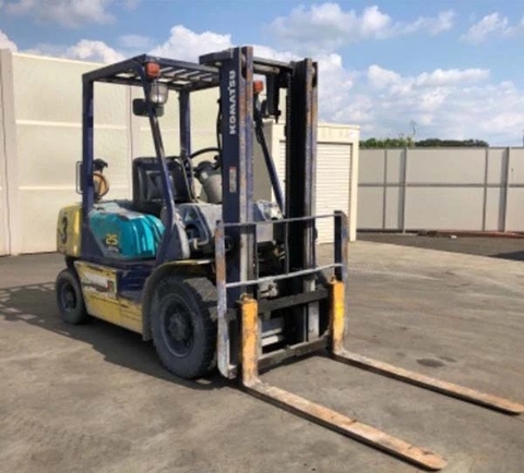 Xe nâng dầu Komatsu 2,5 tấn rẻ đẹp