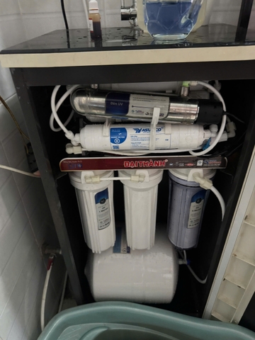 Máy lọc nước chạy liên tục không ngắt – Nguyên nhân và cách xử lý triệt để