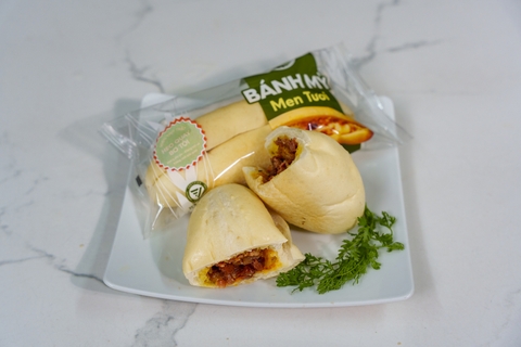 Bánh mì men tươi heo quay bơ tỏi