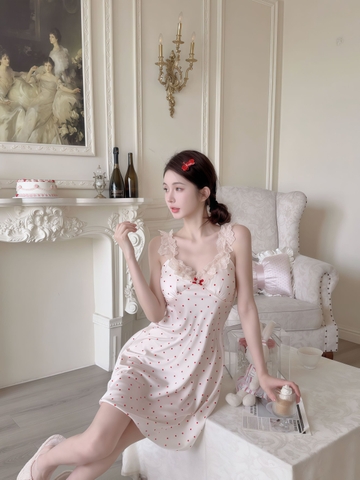 Váy 2 dây chấm bi cổ ren
