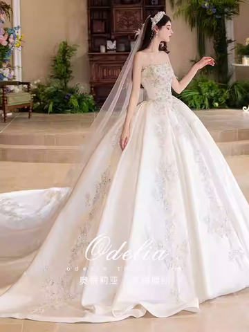 Váy cưới cúp ngực đính ren lấp lánh dáng công chúa_I40