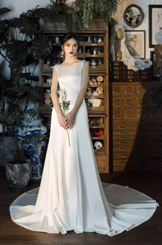 Váy cưới suông satin cổ thuyền lưng đổ ren thanh lịch_I13