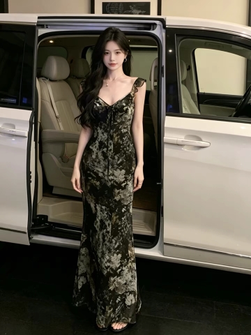 Váy nhung hoa cổ V nữ tính_Y82