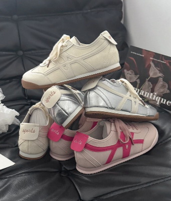 Giày sneaker dáng cổ điển phối sọc_S08