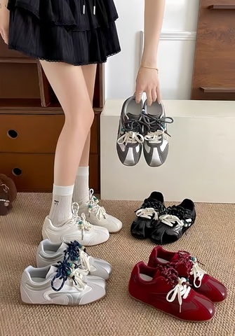 Giày sneaker nữ phối dây ruy băng đính hạt trang trí phong cách vintage_S10