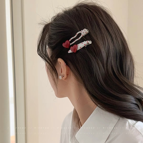 Kẹp tóc hình trái tim chấm bi đỏ_H04