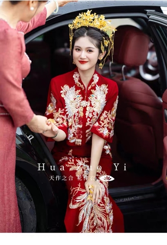Váy cưới đỏ truyền thống thêu hoa văn dáng dài_I144