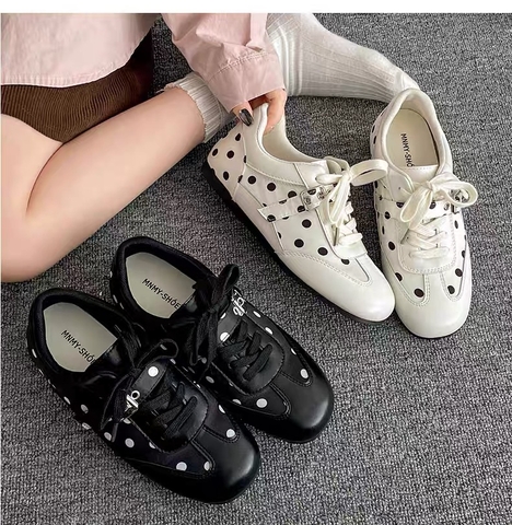 Giày sneaker mũi tròn chấm bi_S04