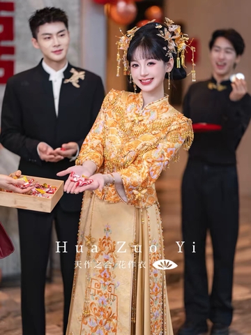 Váy cưới Trung Hoa thêu họa tiết vàng_I113