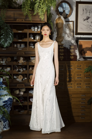 Váy cưới hai dây dáng suông thêu hoa nhẹ nhàng_I23