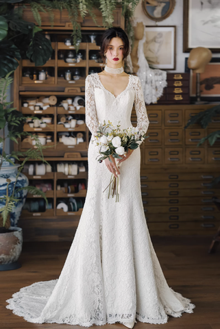 Váy cưới ren đuôi cá tay dài cổ V thanh lịch_I15