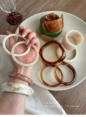Vòng tay bản to vân đá_M01