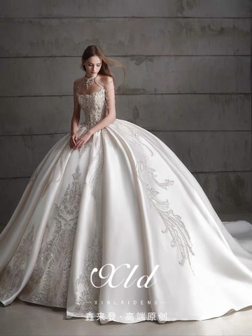 Váy cưới satin trắng đính hoạ tiết sang trọng_I152