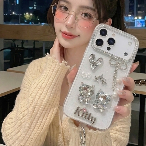 Ốp Lưng IPhone GLITTER QUEEN KITTY – Ốp Lưng Mèo Đính Đá Sang Trọng Có Dây Đeo