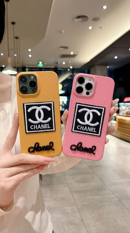 ỐP LƯNG IPHONE DA iPHONE PHỐI LOGO CHANEL ĐÍNH ĐÁ & THÊU