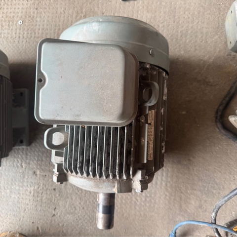 Motor Hitachi 5.5kw 7.5Hp 4P 1450 vòng Vỏ Nhôm