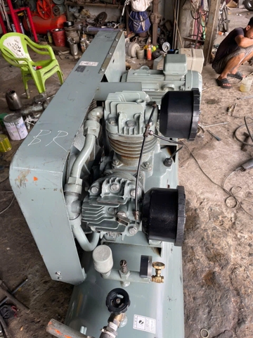 Máy Nén Khí Hitachi 11kw 15hp bình 260 lít Hàng Nhật