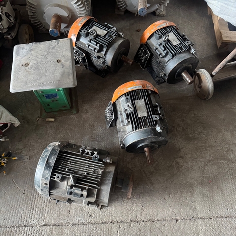 Motor Toshiba 5.5kw 7,5Hp 4P IE3 1450