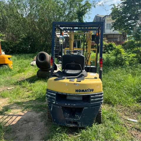 Xe Nâng Komatsu 1.8 tấn Ngã Đổ Lốp Đôi