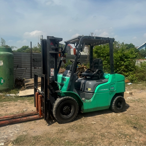 Xe Nâng Mitsubishi Hoả Tiển 2.5 Tấn Sàng Mặt Nạ FG25D