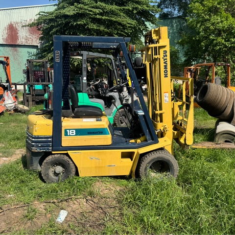 Xe Nâng Komatsu 1.8 tấn Ngã Đổ Lốp Đôi