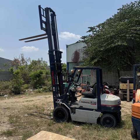 Xe nâng Komatsu 2 Tấn  Số Tự Động Khung 4m5