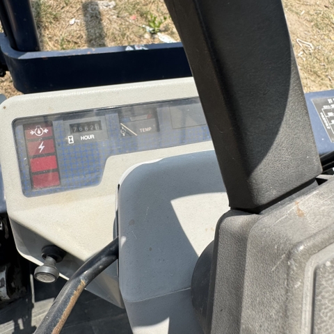Xe nâng Komatsu 2 Tấn  Số Tự Động Khung 4m5
