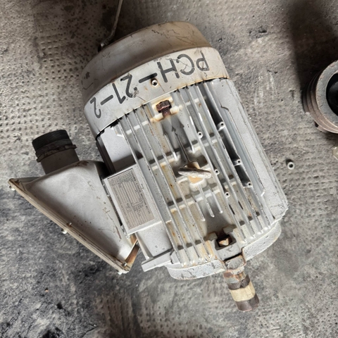 Motor Toshiba 7,5HP 4P Khía Trắng 40kg