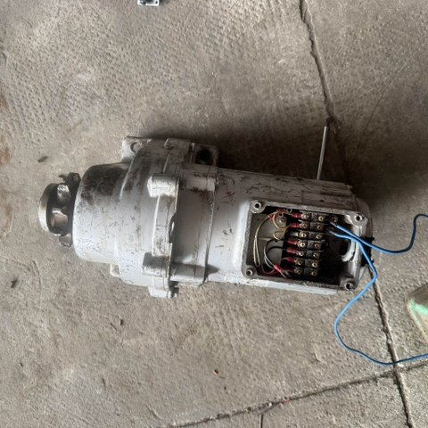MOTOR GIẢM TỐC FUJI ELECTRIC 2.2KW (3HP) - CÓ THẮNG TỪ
