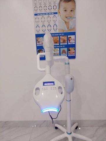 Đèn tẩy trắng răng di động M88 Trung Quốc