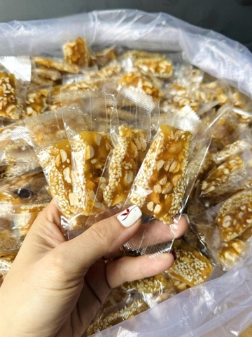 G4-008 Kẹo mè xửng Huế (hũ 300gr)