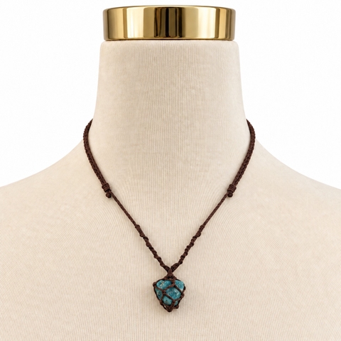 MERAKI TOWN - Single Stone Necklace in Apatite