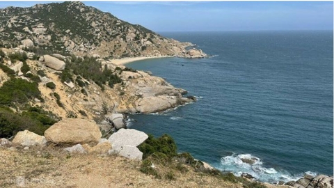 20 đặc công lặn tìm du khách rơi xuống biển Ninh Thuận