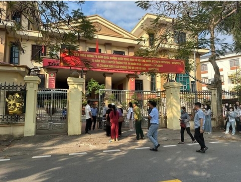 Hoãn xét xử vụ nam sinh lớp 8 bị đánh ở đình Lệ Mật dẫn đến tử vong