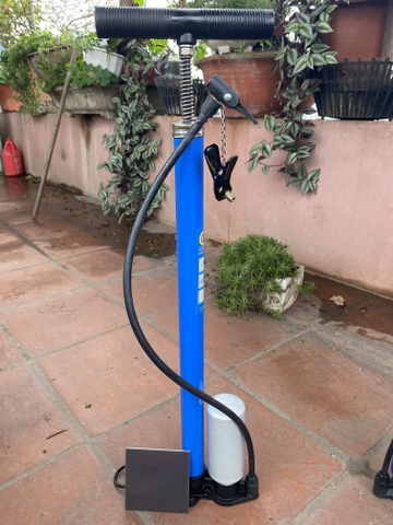 Bơm tay C-Mart bầu xám L0003 (32x500mm)