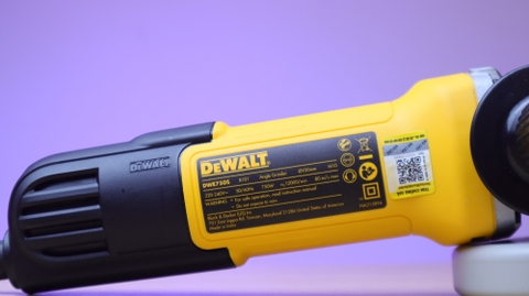 Máy mài góc cầm tay 750W Dewalt DWE750S (100mm)