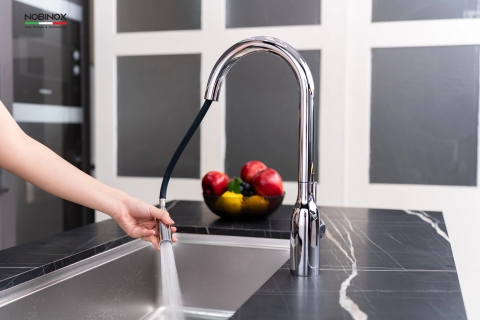 Vòi rửa bát dây rút Nobinox Aqua NX660N