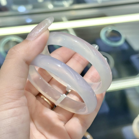 Nên Mua Vòng Tay Đá To Hay Nhỏ? Bí Quyết Chọn Size Vòng Hoàn Hảo