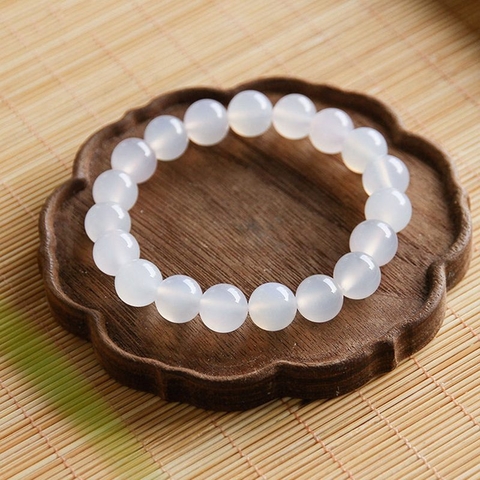 Vì Sao Vòng Đá Tự Nhiên Lại Được Nhiều Người Yêu Thích Đến Thế?