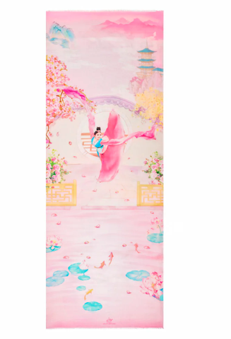 Khăn quàng dài (Lady of the courtyard)