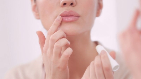 Bí Quyết Sở Hữu Đôi Môi Căng Mọng, Hồng Hào Với 5 Bước