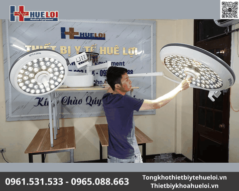 Đèn LED Phẫu Thuật Treo Trần 2 Nhánh (Model 750/550)– Công Nghệ Ánh Sáng Lạnh Không Bóng