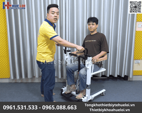 Xe lăn đa năng ghép hai cánh nâng hạ tiện lợi