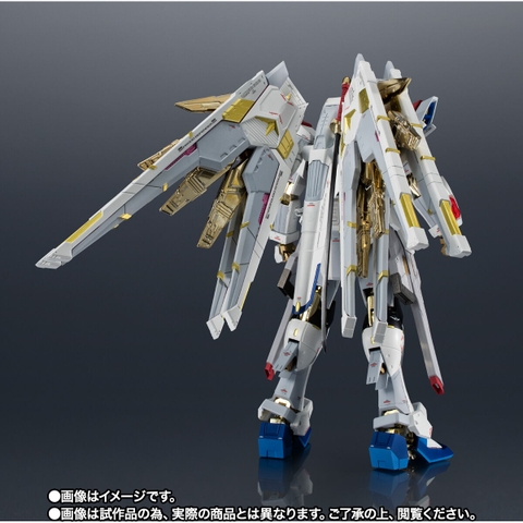 CHOGOKIN Mighty Strike Freedom Gundam